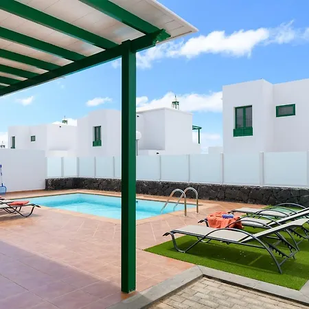 Casas Nohara, Playa Blanca Villa *