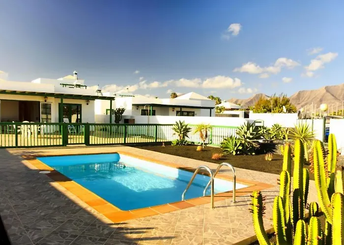 Casas Nohara, Playa Blanca Villa *