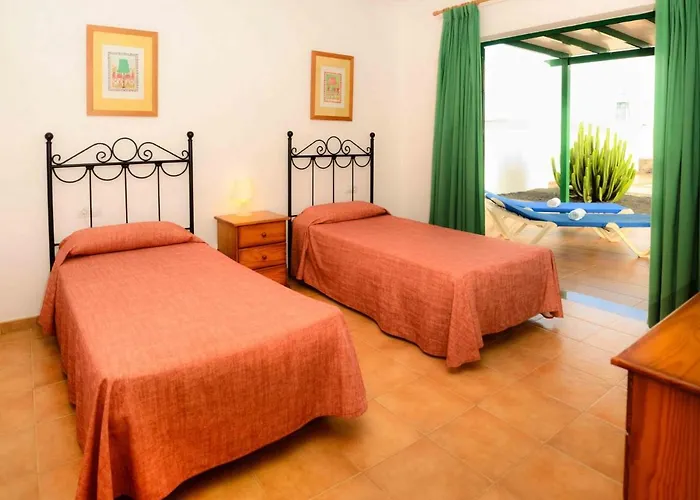 Casas Nohara, Playa Blanca Villa *