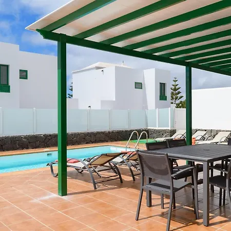 Casas Nohara, Playa Blanca Villa *