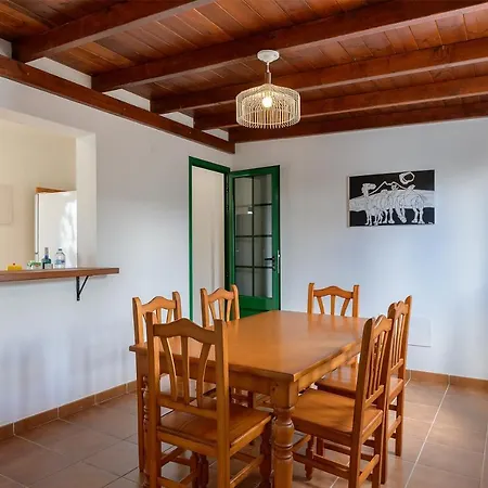 Villa Casas Nohara, Playa Blanca *