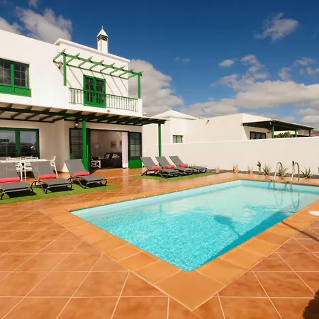 Casas Nohara, Playa Blanca Villa *